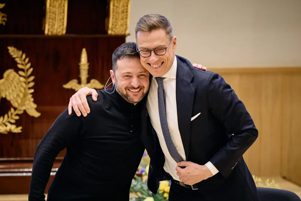 President of Ukraine Volodymyr Zelenskyy and President of the Republic of Finland Alexander Stubb hugging at the University of Helsinki